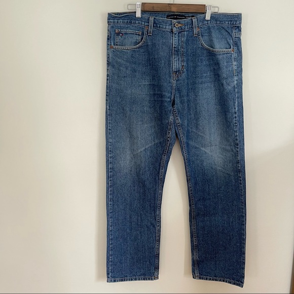 ๐ 2 for $20!! ๐ Menโs Tommy Hilfiger Classic fit Jeans - Picture 2 of 15